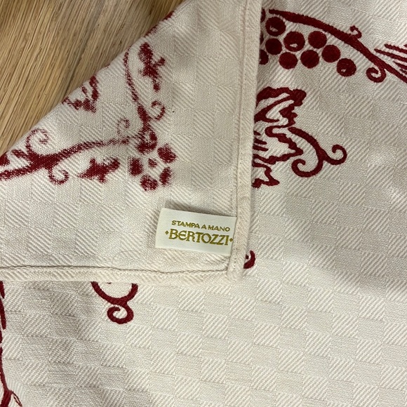 Gorgeous bertozi 32” square Italian stamped by hand tablecloth Rooster NWOT - Picture 7 of 10